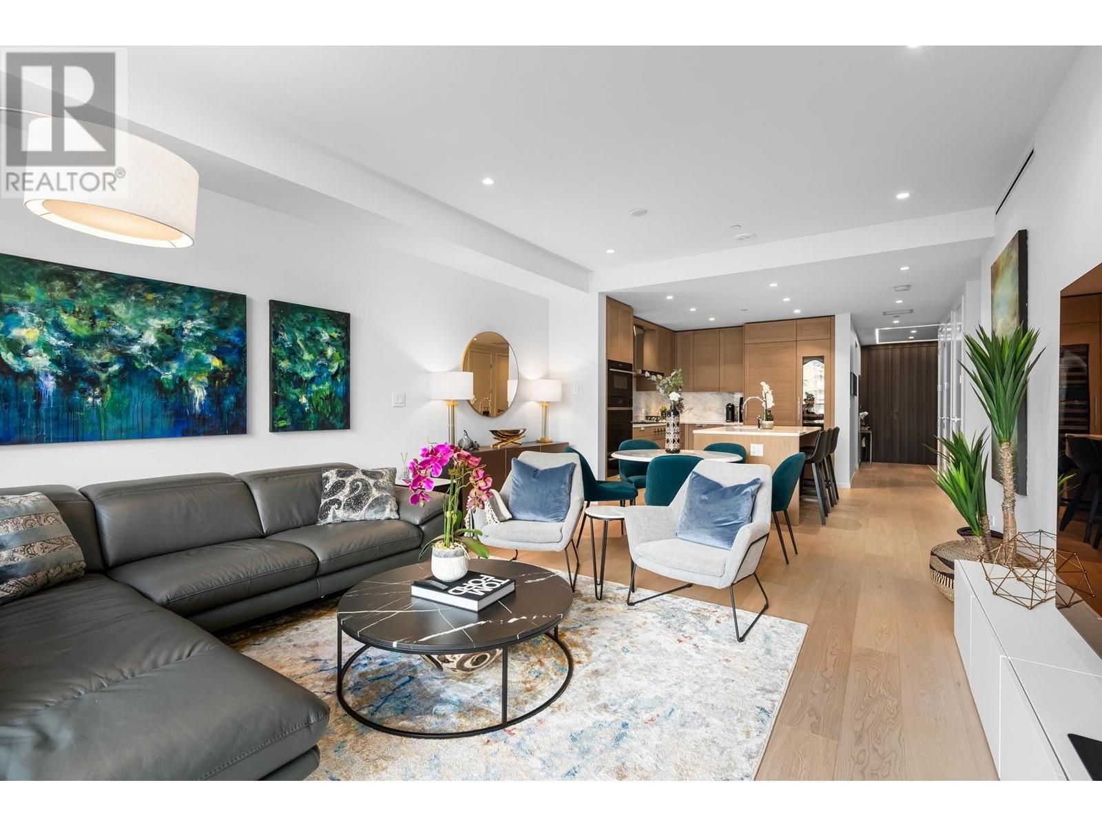 310 1355 Bellevue Avenue, West Vancouver, British Columbia  V7T 0B4 - Photo 2 - R2968725