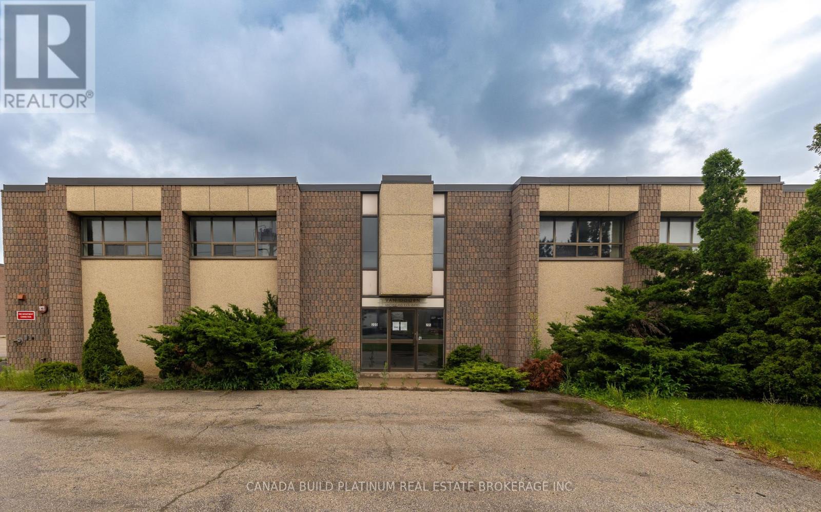 205 Summerlea Road, Brampton (Bramalea South Industrial), Ontario  L6T 4E5 - Photo 2 - W11980478