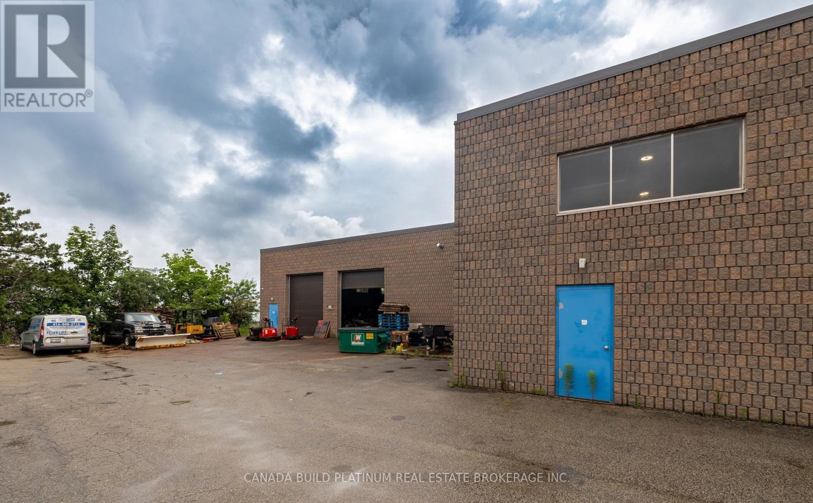 205 Summerlea Road, Brampton (Bramalea South Industrial), Ontario  L6T 4E5 - Photo 3 - W11980478