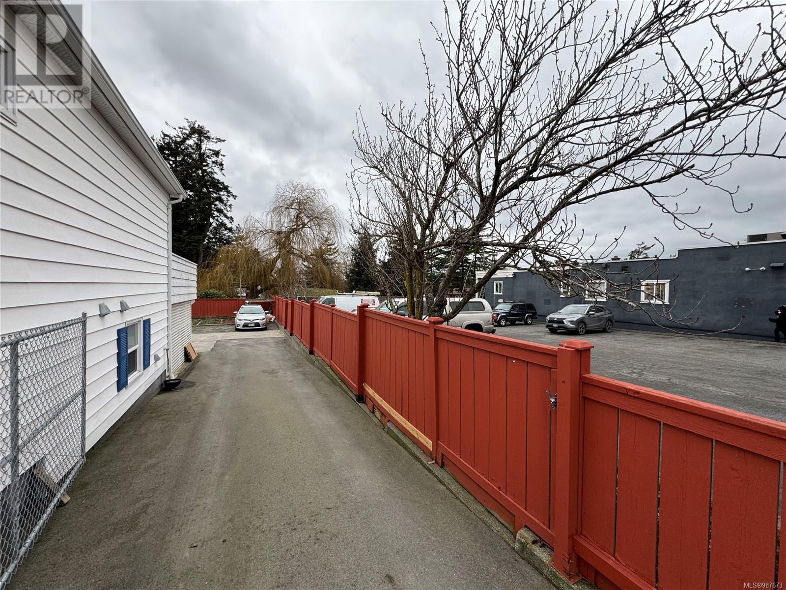 Property at 3880 Carey Rd image 4