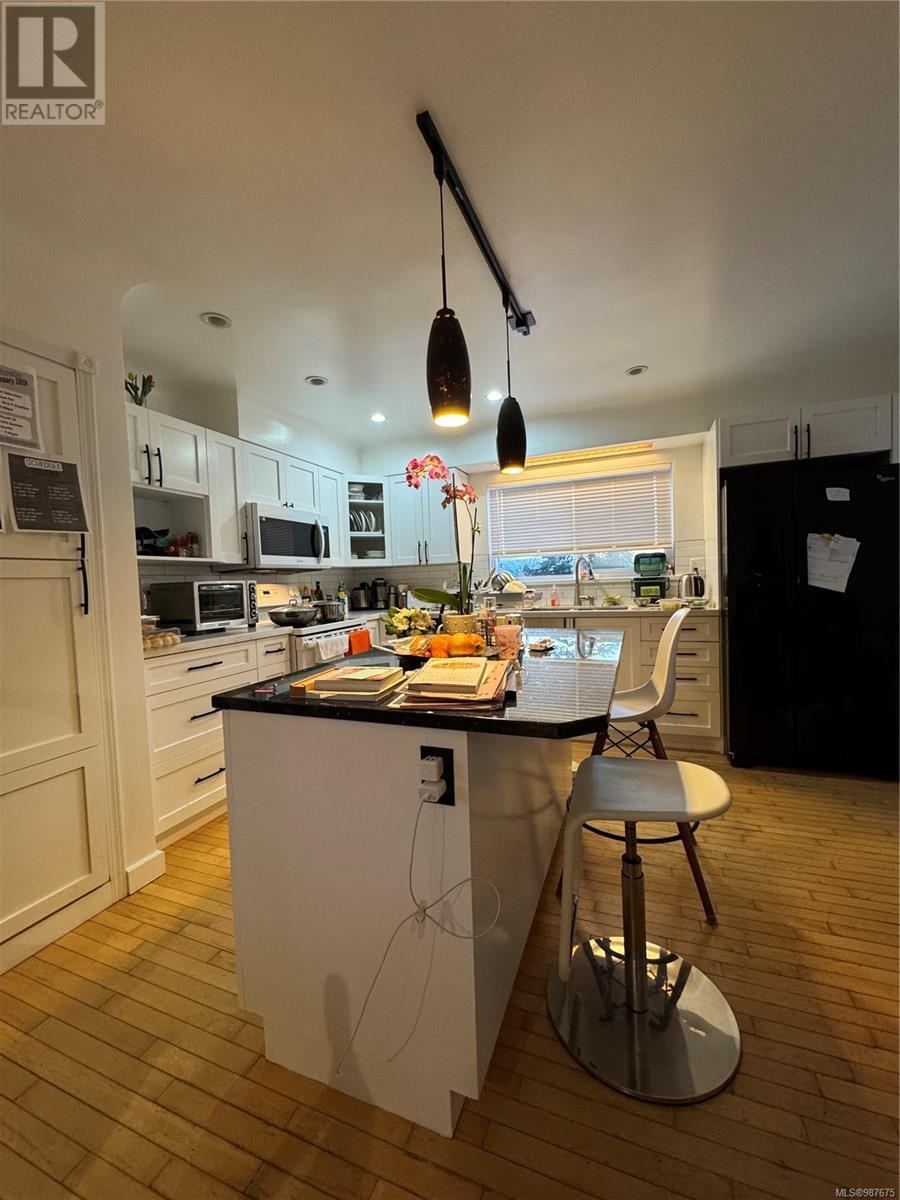 Property at 3876 Carey Rd image 1
