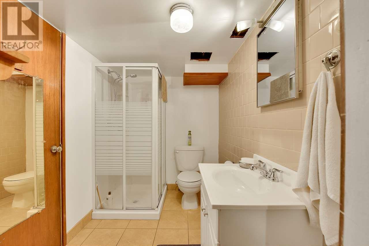 Listing Picture 24 of 37 : 2735 ETON STREET, Vancouver / 溫哥華 - 魯藝地產 Yvonne Lu Group - MLS Medallion Club Member