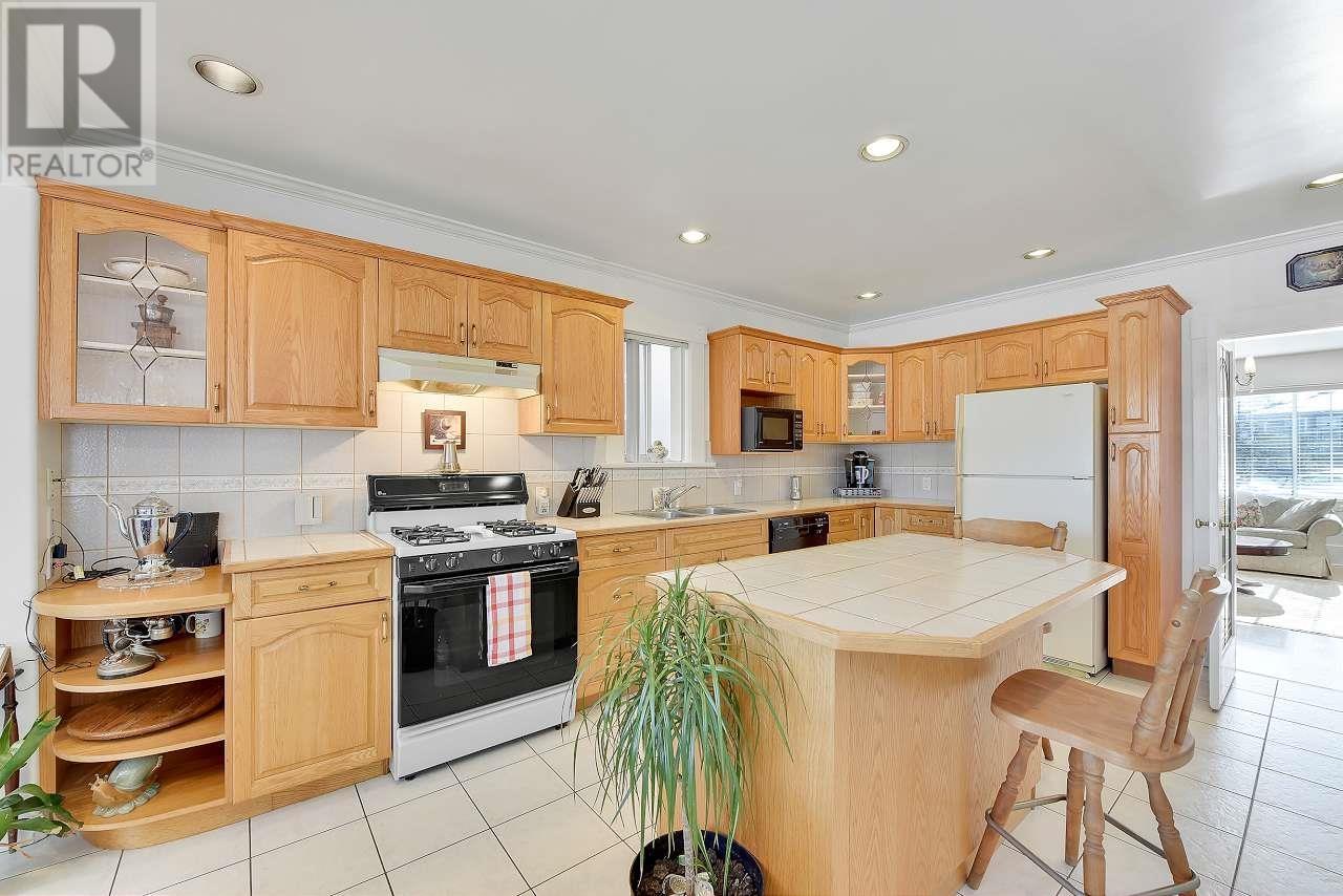 Listing Picture 10 of 37 : 2735 ETON STREET, Vancouver / 溫哥華 - 魯藝地產 Yvonne Lu Group - MLS Medallion Club Member