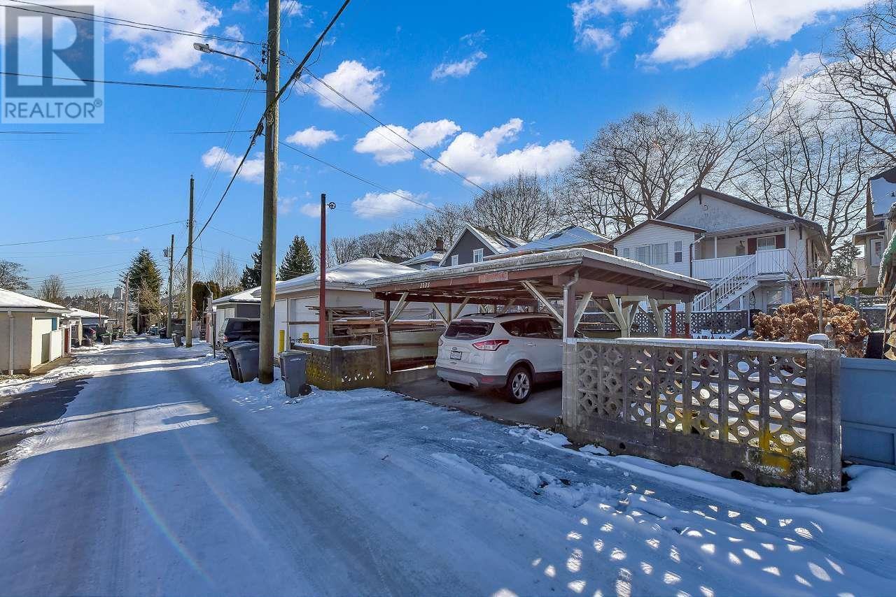 Listing Picture 34 of 37 : 2735 ETON STREET, Vancouver / 溫哥華 - 魯藝地產 Yvonne Lu Group - MLS Medallion Club Member