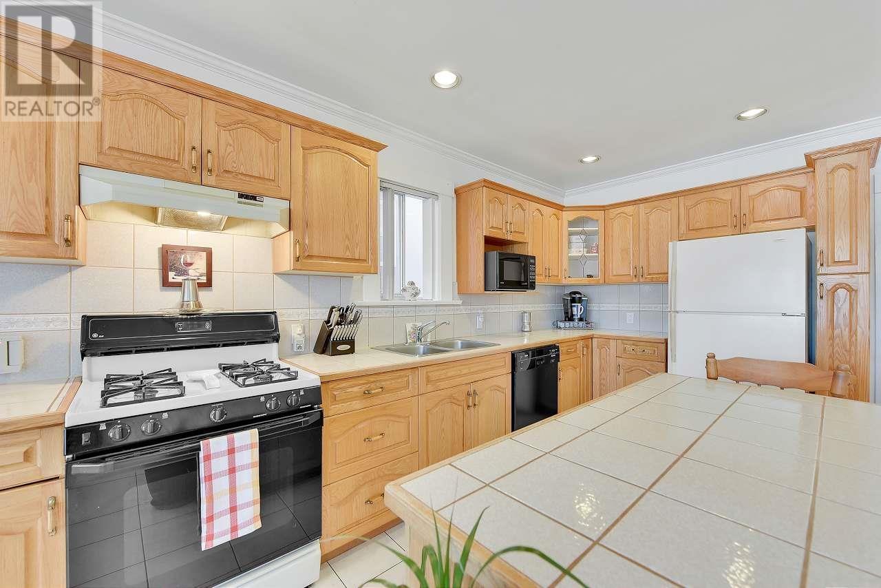 Listing Picture 13 of 37 : 2735 ETON STREET, Vancouver / 溫哥華 - 魯藝地產 Yvonne Lu Group - MLS Medallion Club Member