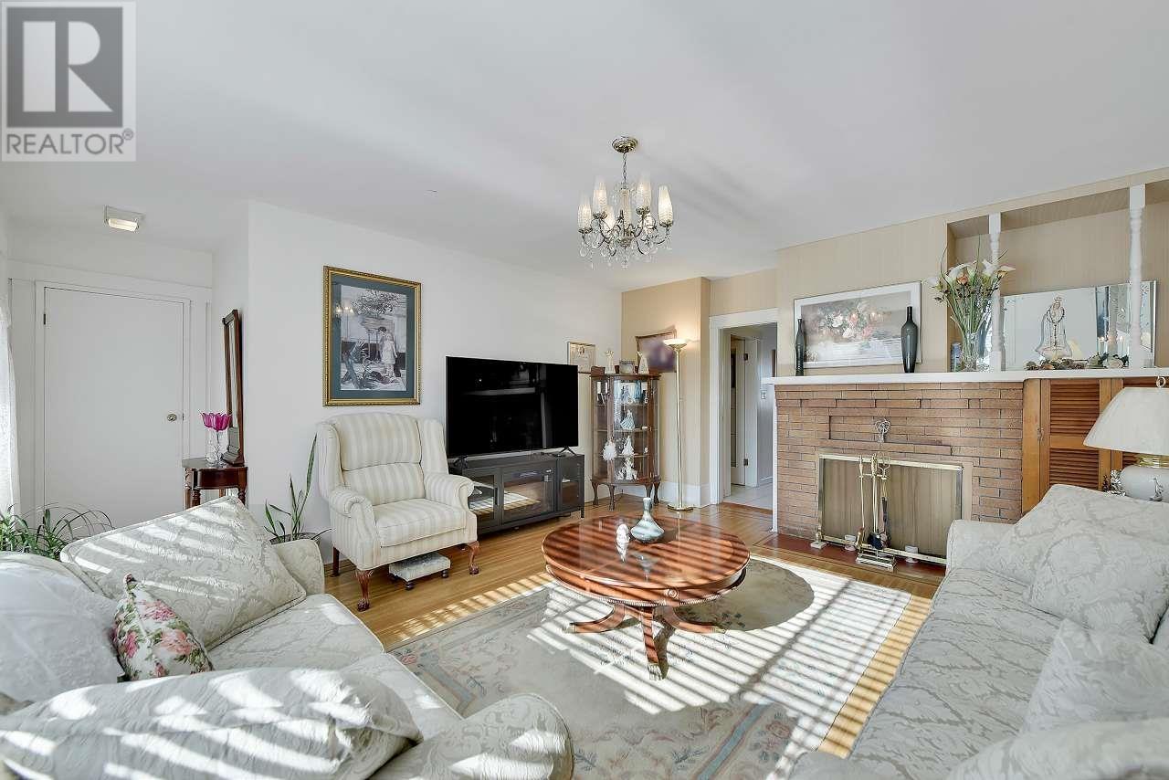 Listing Picture 6 of 37 : 2735 ETON STREET, Vancouver / 溫哥華 - 魯藝地產 Yvonne Lu Group - MLS Medallion Club Member