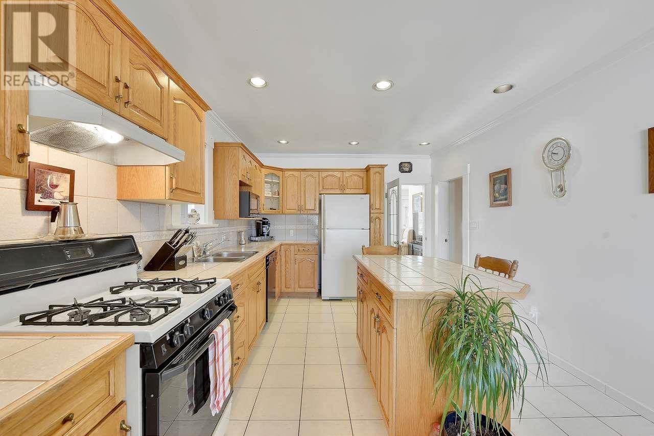 Listing Picture 15 of 37 : 2735 ETON STREET, Vancouver / 溫哥華 - 魯藝地產 Yvonne Lu Group - MLS Medallion Club Member