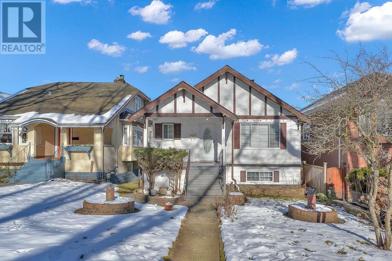 2735 ETON STREET, Vancouver