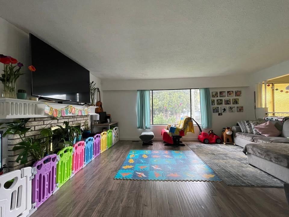 Property at 10582 144 STREET image 3