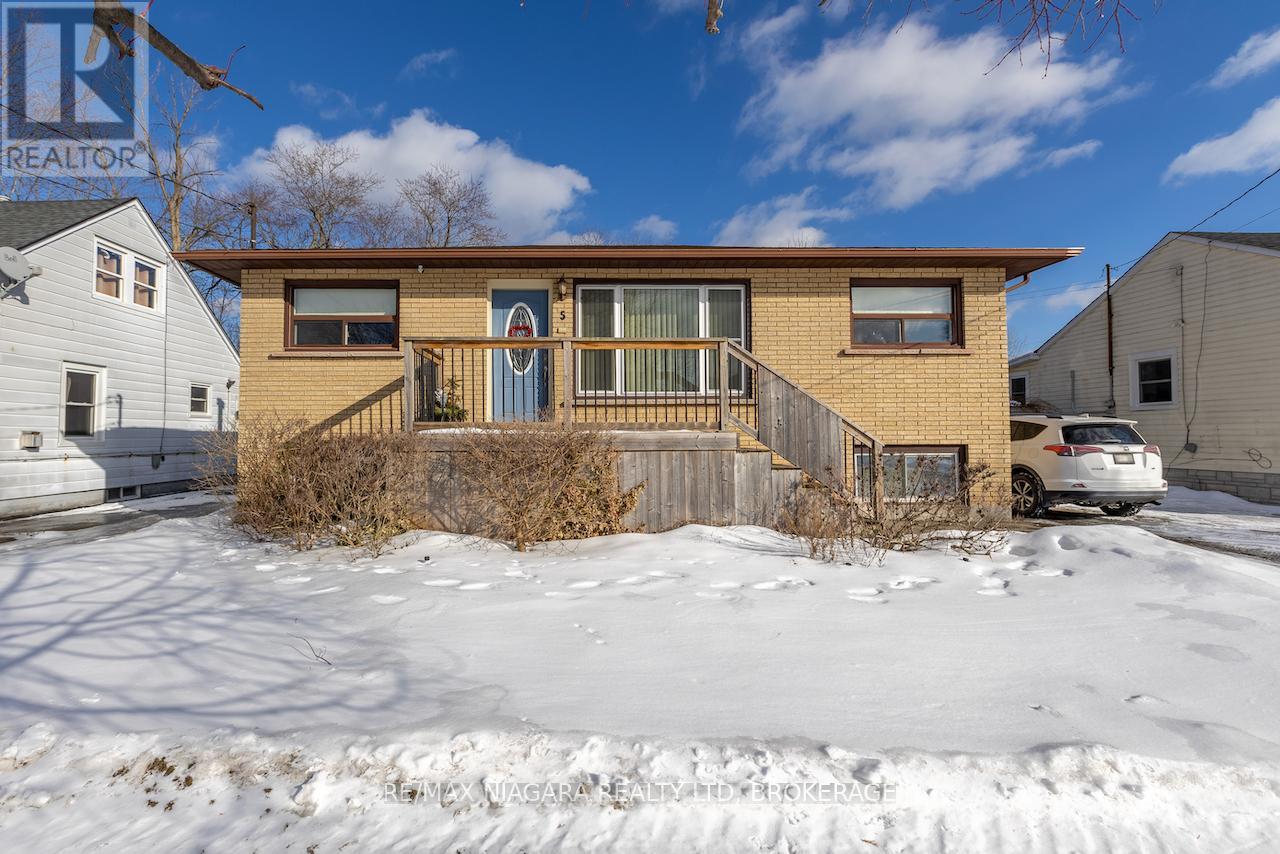 Property at 5 PHYLLIS STREET image 2