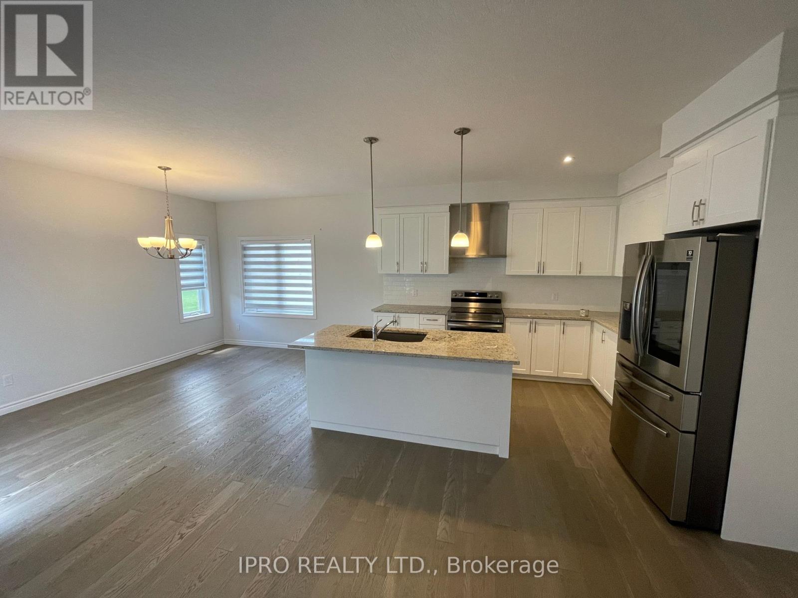 Property at 516 DOONWOODS CRESCENT W image 5