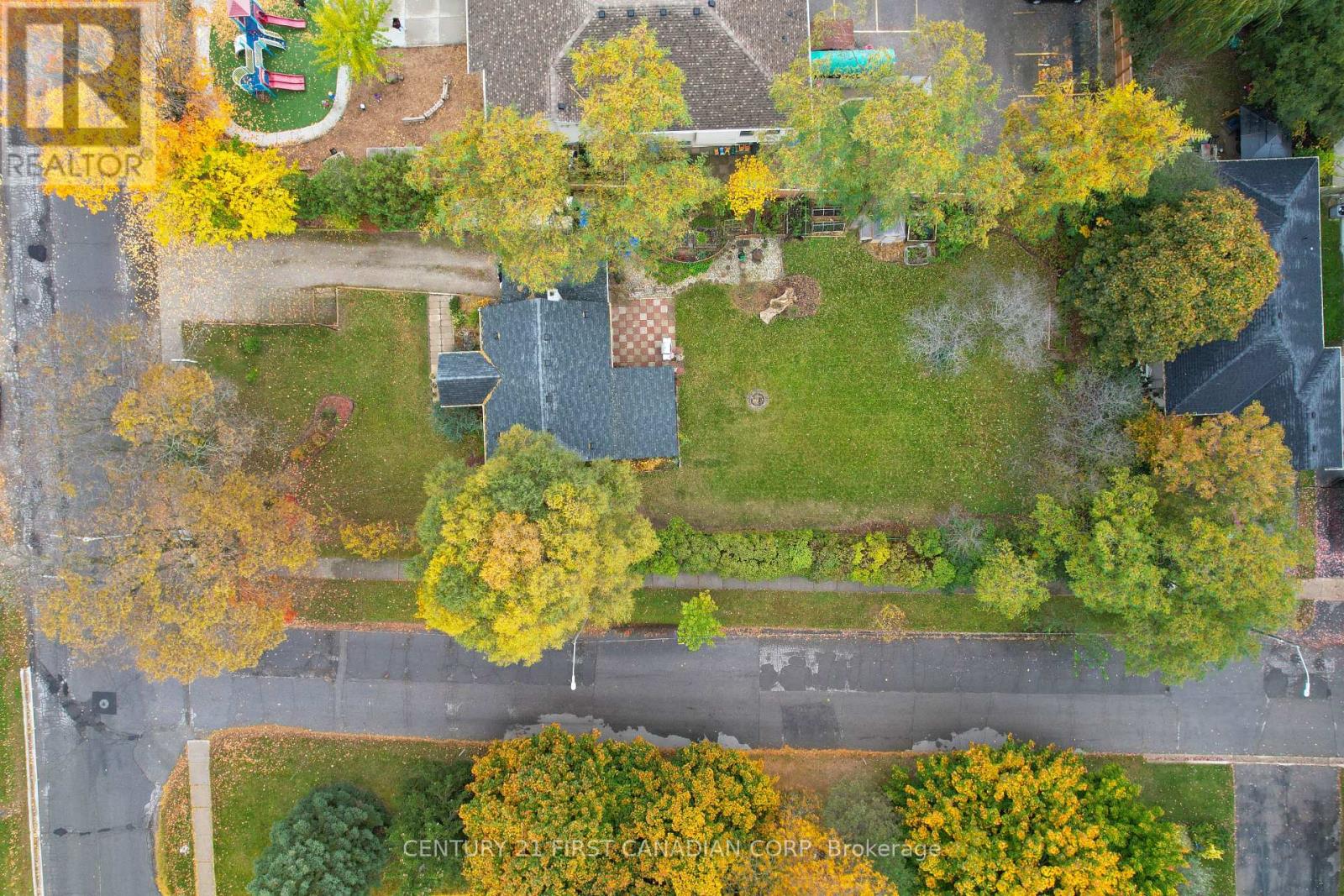 Property at 551 TOPPING LANE image 3