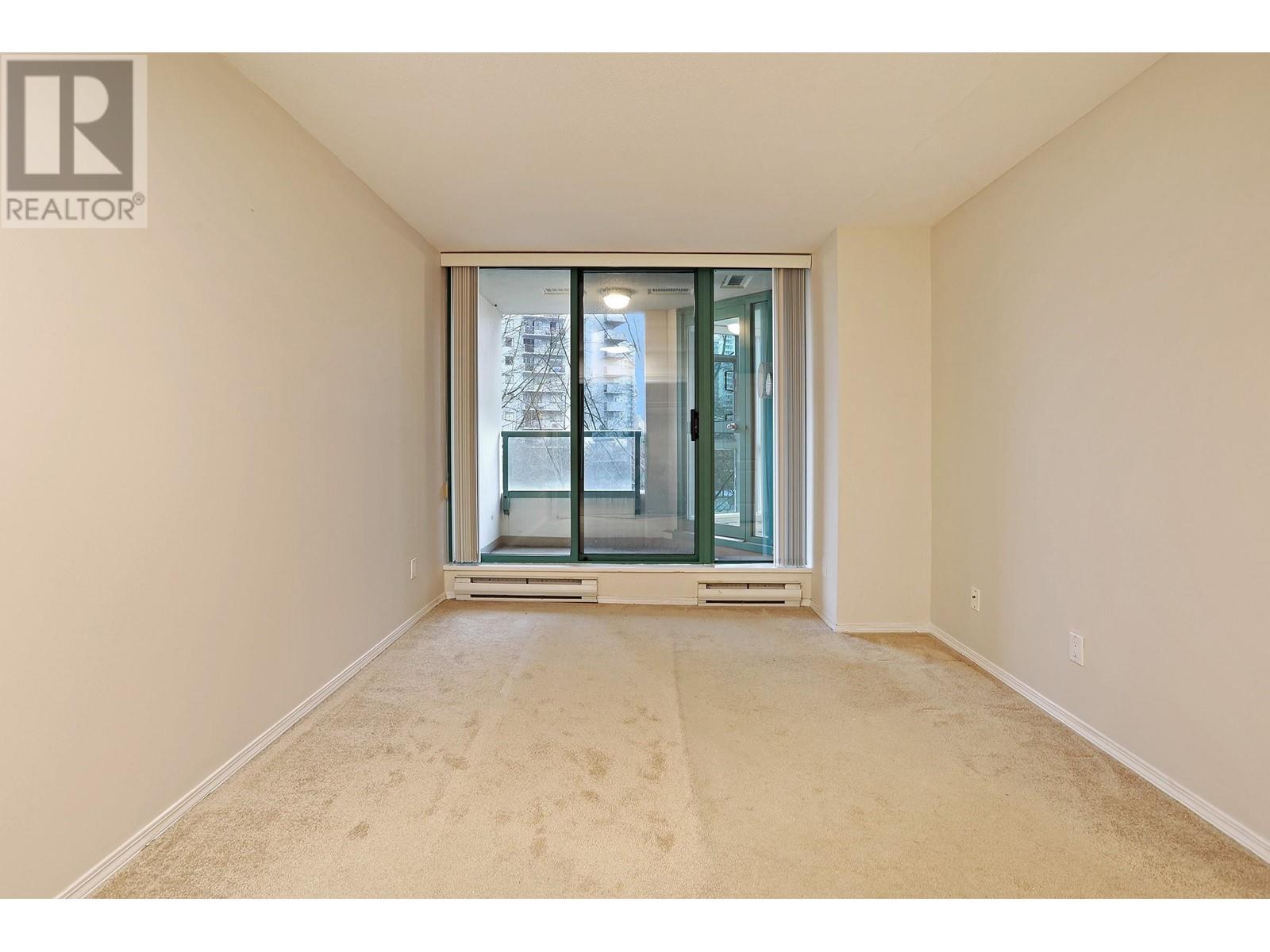 Listing Picture 13 of 26 : 303 5833 WILSON AVENUE, Burnaby / 本拿比 - 魯藝地產 Yvonne Lu Group - MLS Medallion Club Member