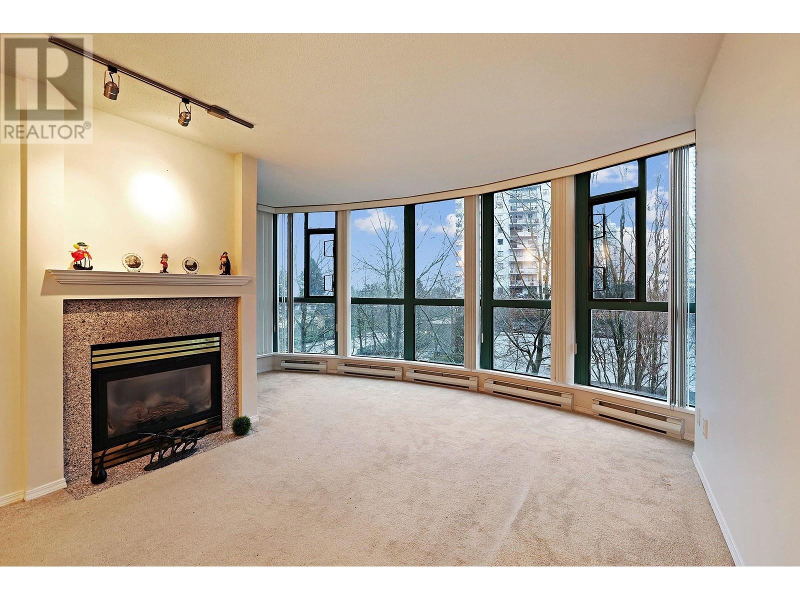 Listing Picture 5 of 26 : 303 5833 WILSON AVENUE, Burnaby / 本拿比 - 魯藝地產 Yvonne Lu Group - MLS Medallion Club Member