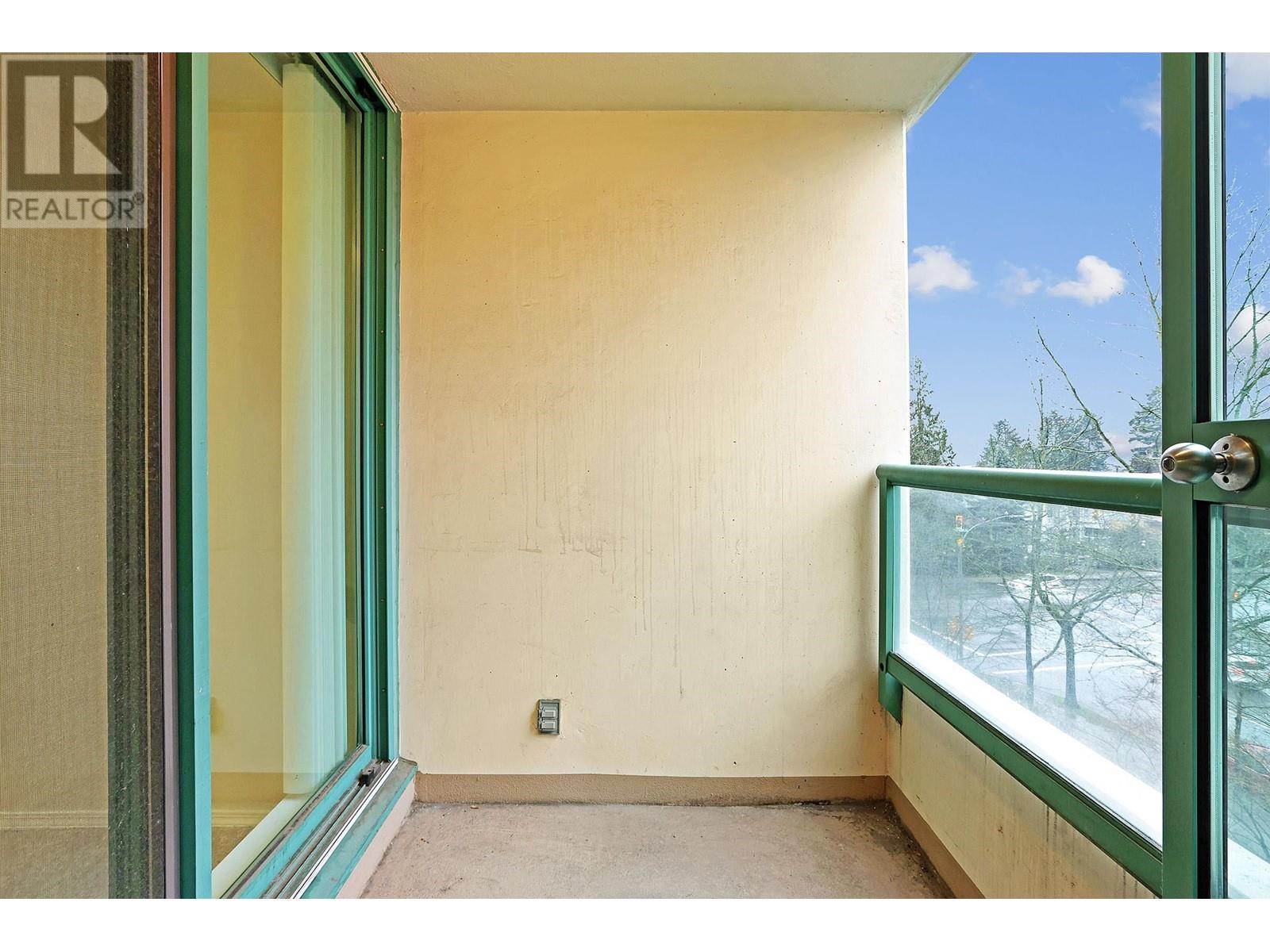 Listing Picture 21 of 26 : 303 5833 WILSON AVENUE, Burnaby / 本拿比 - 魯藝地產 Yvonne Lu Group - MLS Medallion Club Member