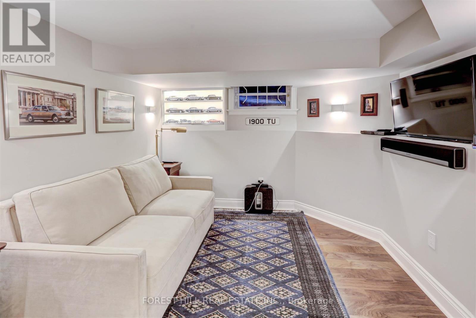 465 SPADINA ROAD Toronto (Forest Hill South), ON M5P 2W5