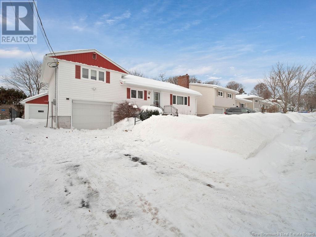 Property at 94 Hedgewood image 3