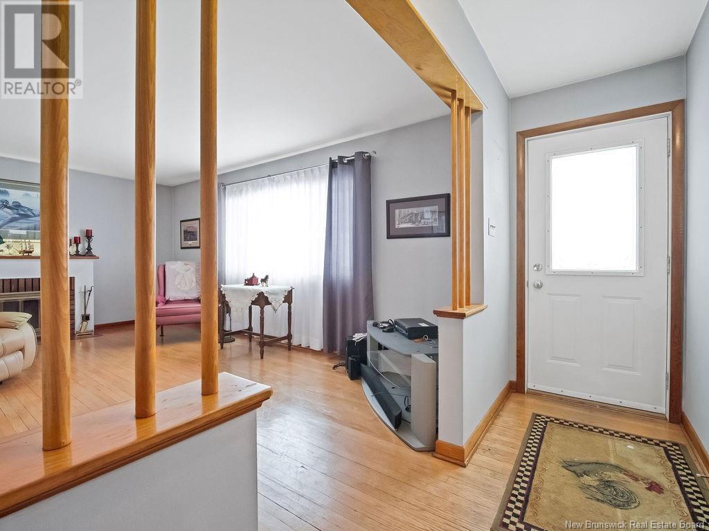 Property at 94 Hedgewood image 4