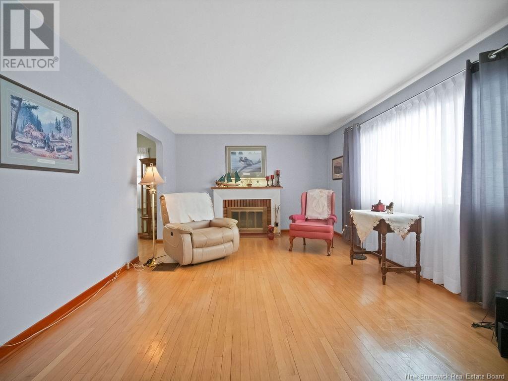 Property at 94 Hedgewood image 5