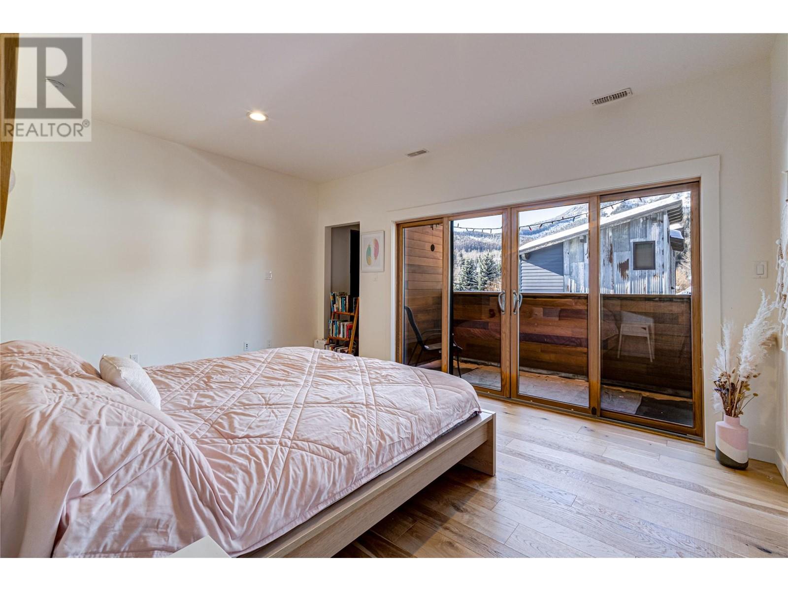 641 7th Avenue, Fernie, British Columbia  V0B 1M0 - Photo 33 - 10335224