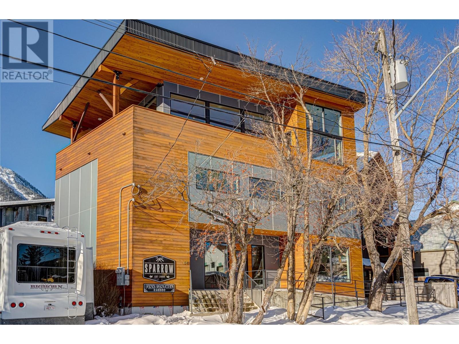 641 7th Avenue, Fernie, British Columbia  V0B 1M0 - Photo 3 - 10335224