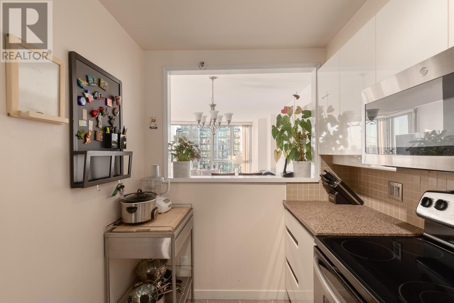 Listing Picture 10 of 31 : 2701 930 CAMBIE STREET, Vancouver / 溫哥華 - 魯藝地產 Yvonne Lu Group - MLS Medallion Club Member