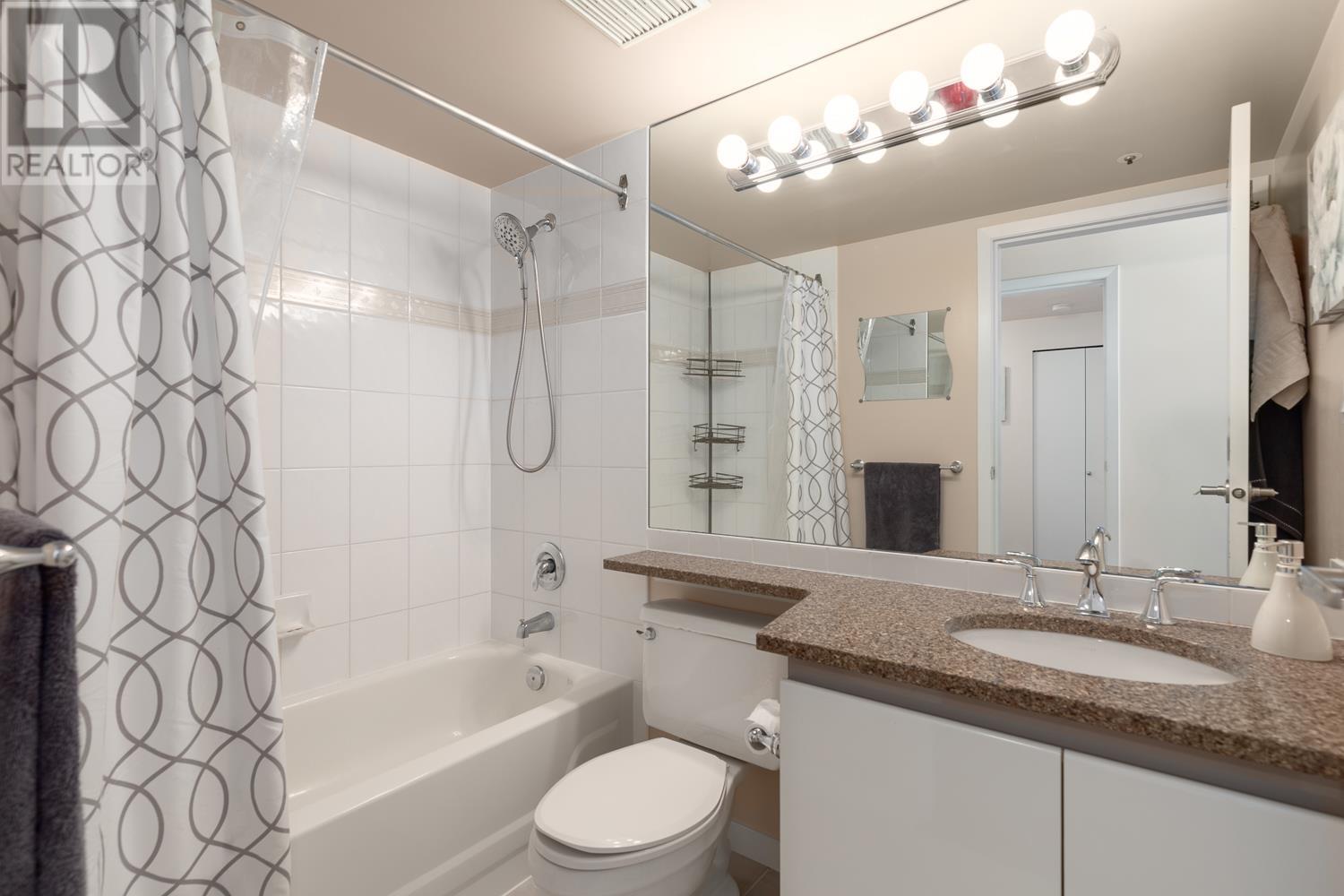 Listing Picture 23 of 31 : 2701 930 CAMBIE STREET, Vancouver / 溫哥華 - 魯藝地產 Yvonne Lu Group - MLS Medallion Club Member