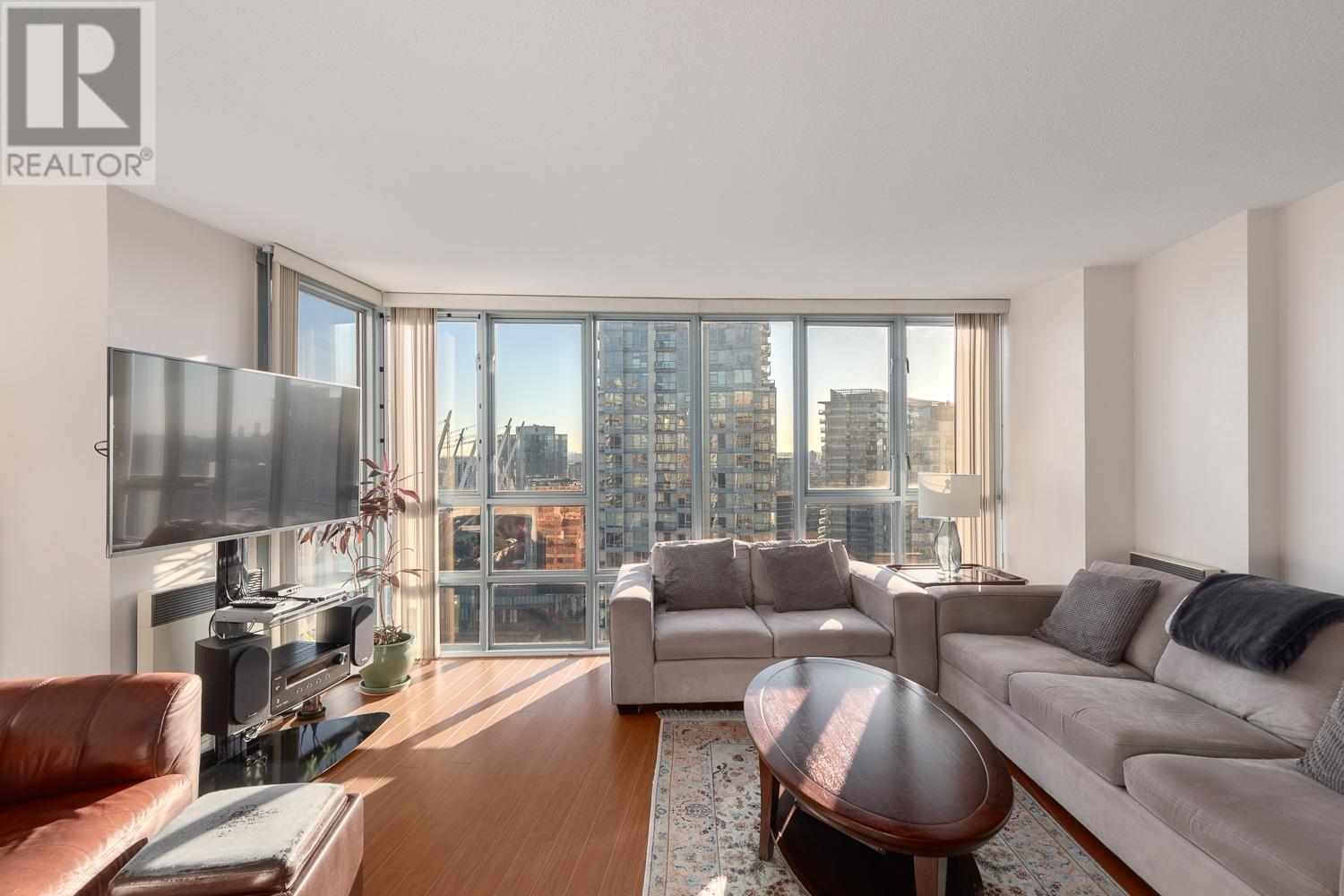 Listing Picture 5 of 31 : 2701 930 CAMBIE STREET, Vancouver / 溫哥華 - 魯藝地產 Yvonne Lu Group - MLS Medallion Club Member