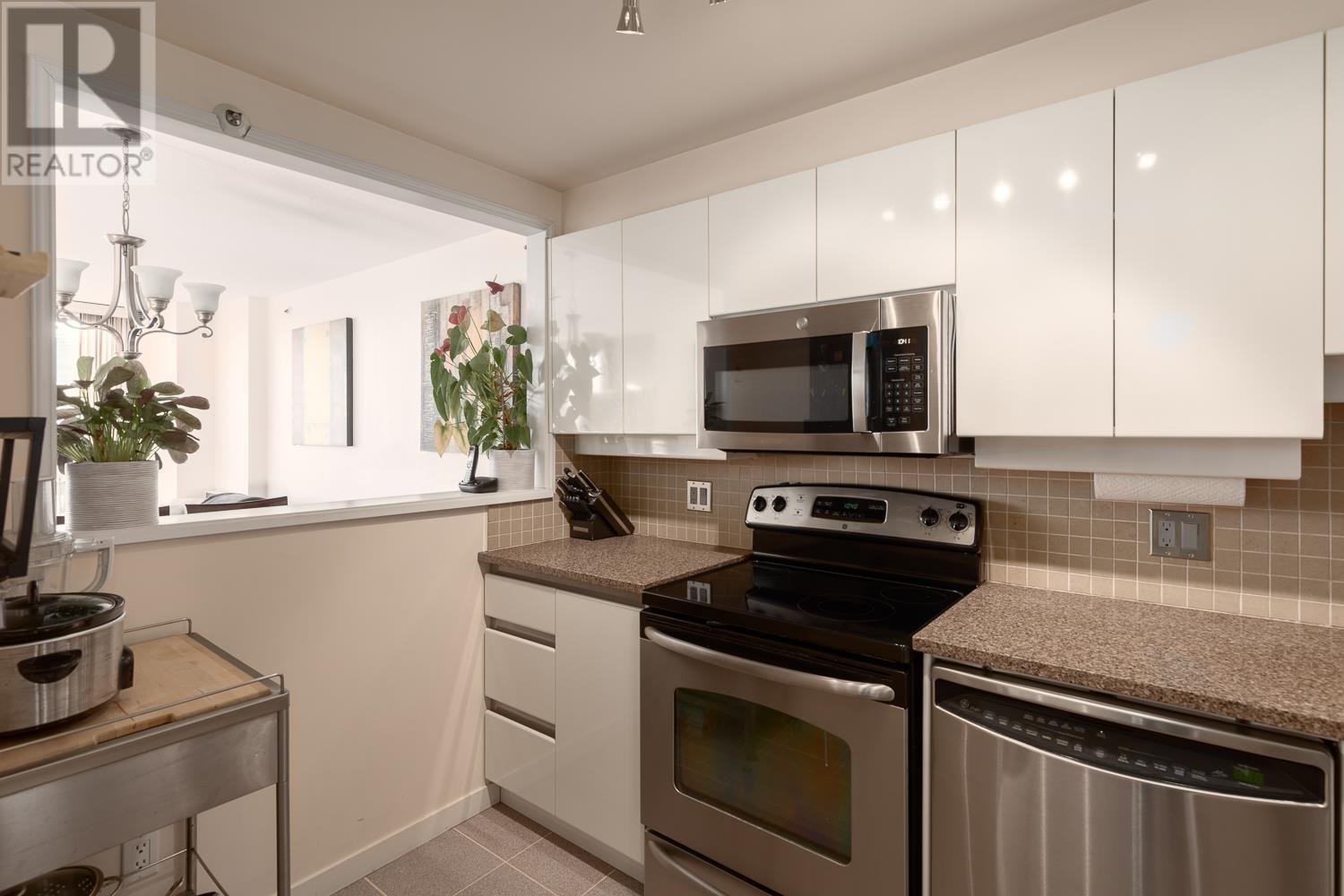 Listing Picture 9 of 31 : 2701 930 CAMBIE STREET, Vancouver / 溫哥華 - 魯藝地產 Yvonne Lu Group - MLS Medallion Club Member