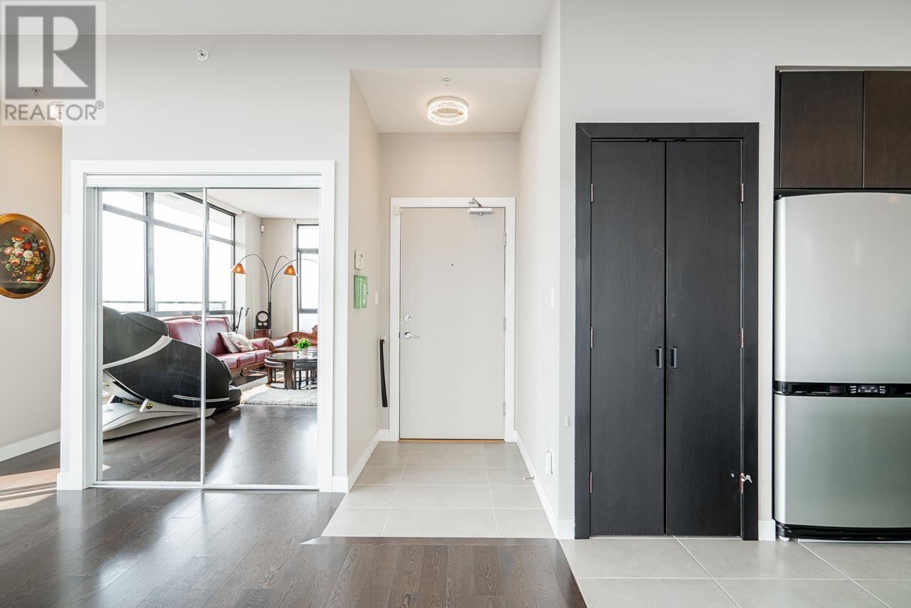 Listing Picture 2 of 37 : PH2 7328 ARCOLA STREET, Burnaby / 本拿比 - 魯藝地產 Yvonne Lu Group - MLS Medallion Club Member
