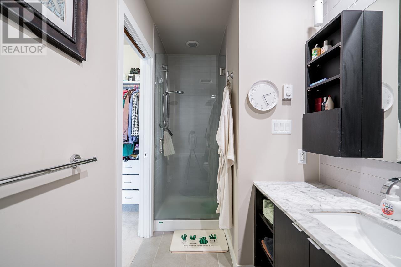 Listing Picture 20 of 37 : PH2 7328 ARCOLA STREET, Burnaby / 本拿比 - 魯藝地產 Yvonne Lu Group - MLS Medallion Club Member