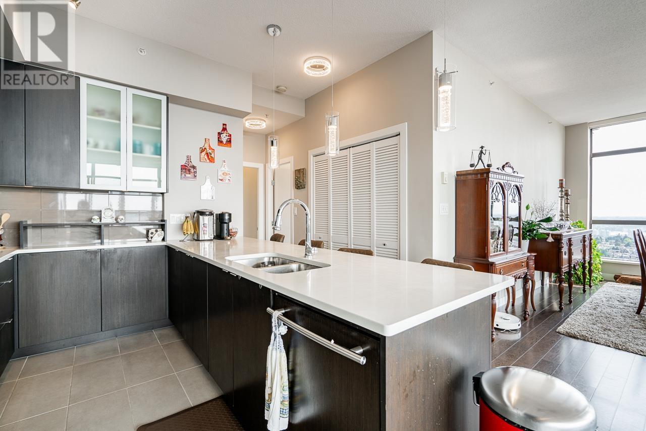 Listing Picture 4 of 37 : PH2 7328 ARCOLA STREET, Burnaby / 本拿比 - 魯藝地產 Yvonne Lu Group - MLS Medallion Club Member