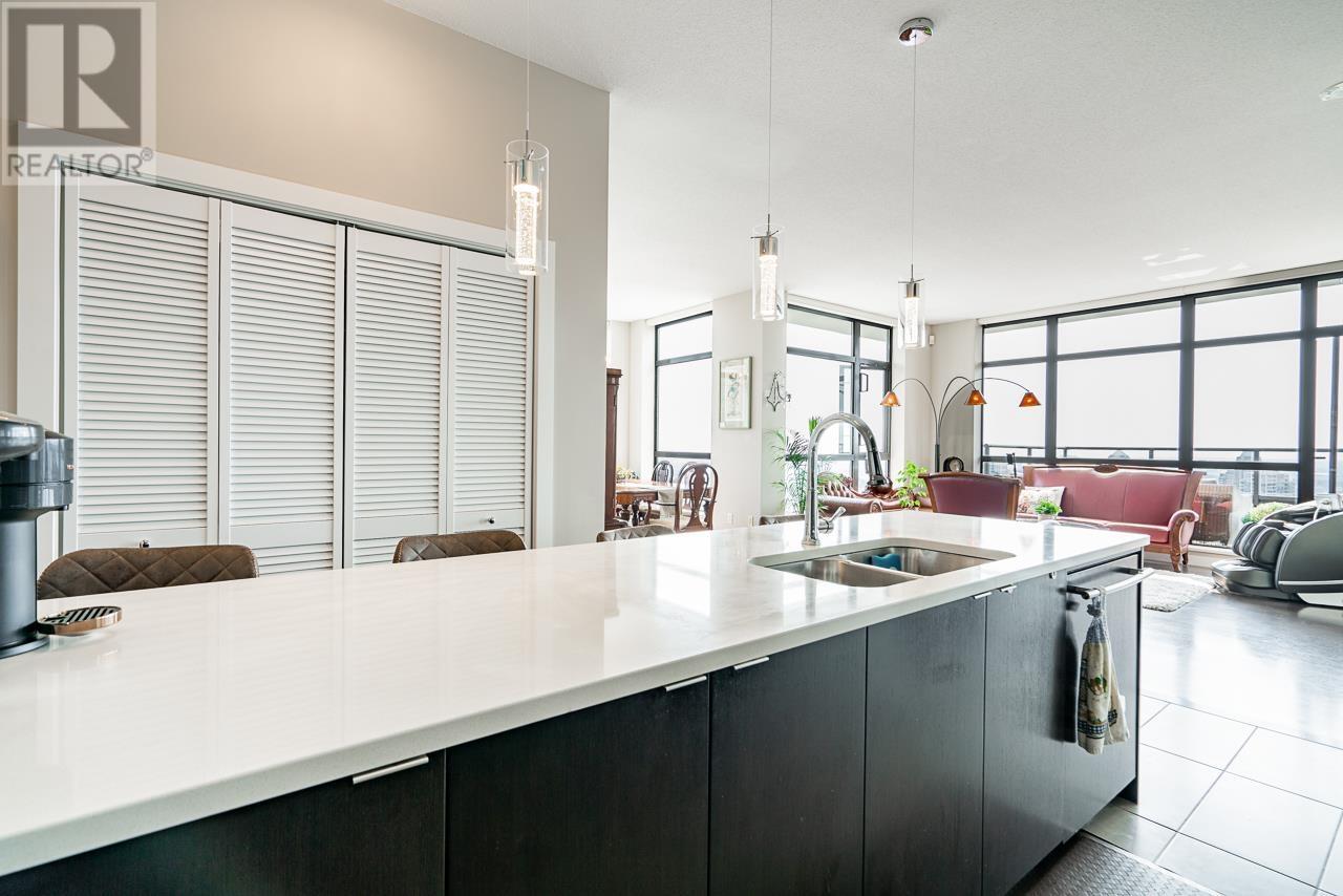 Listing Picture 5 of 37 : PH2 7328 ARCOLA STREET, Burnaby / 本拿比 - 魯藝地產 Yvonne Lu Group - MLS Medallion Club Member