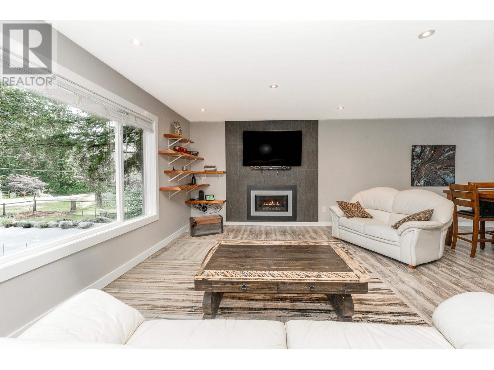 Property at 10069 276 STREET image 3