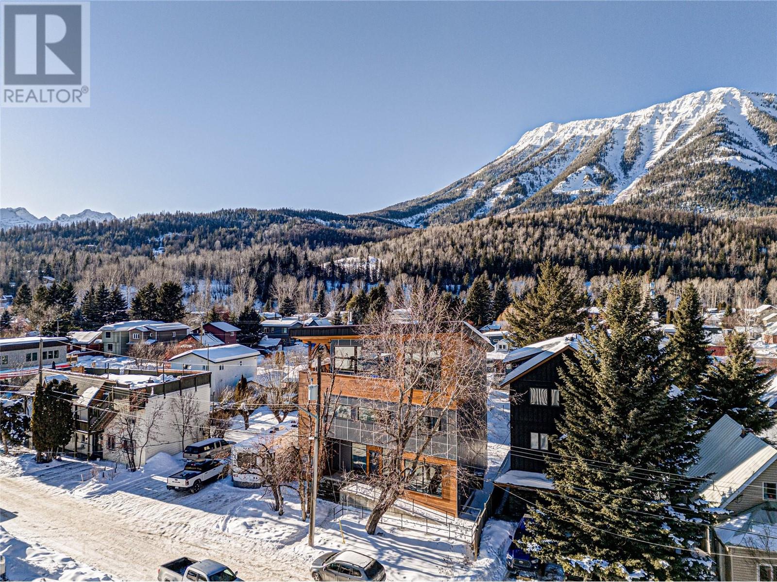 641 7th Avenue, Fernie, British Columbia  V0B 1M0 - Photo 1 - 10335227