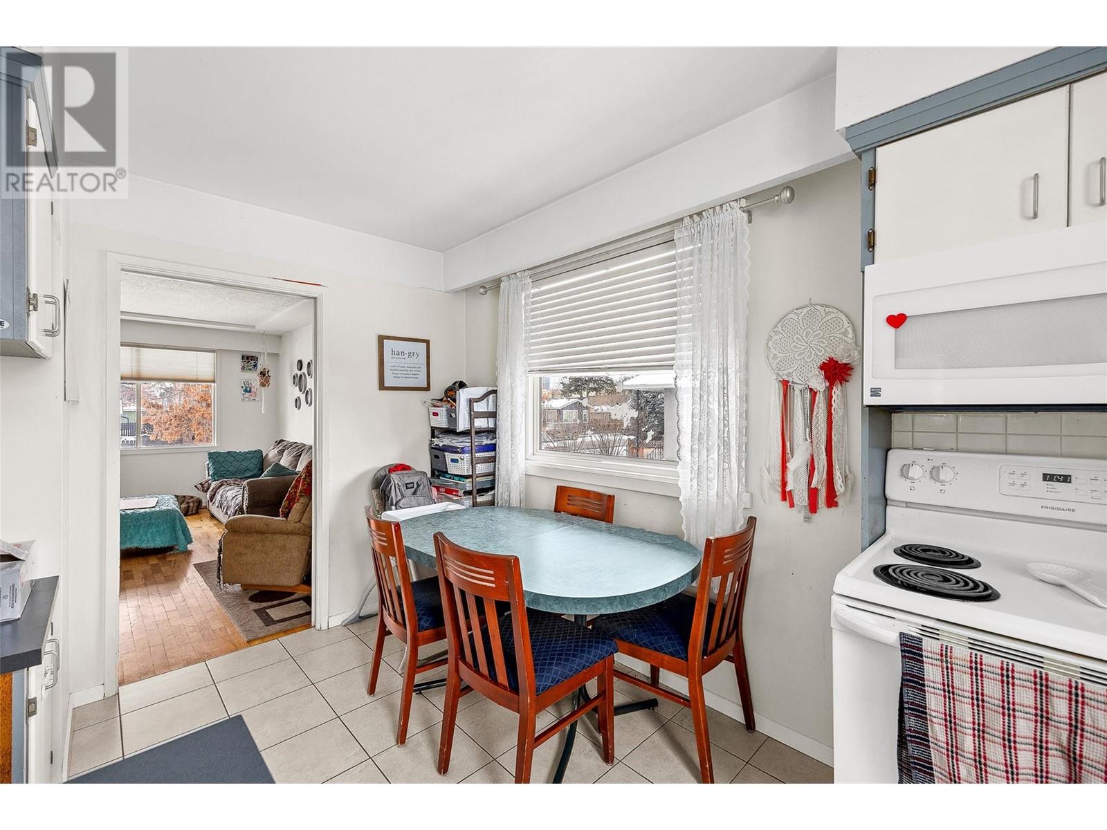 Property at 548/546 Roanoke Avenue image 5