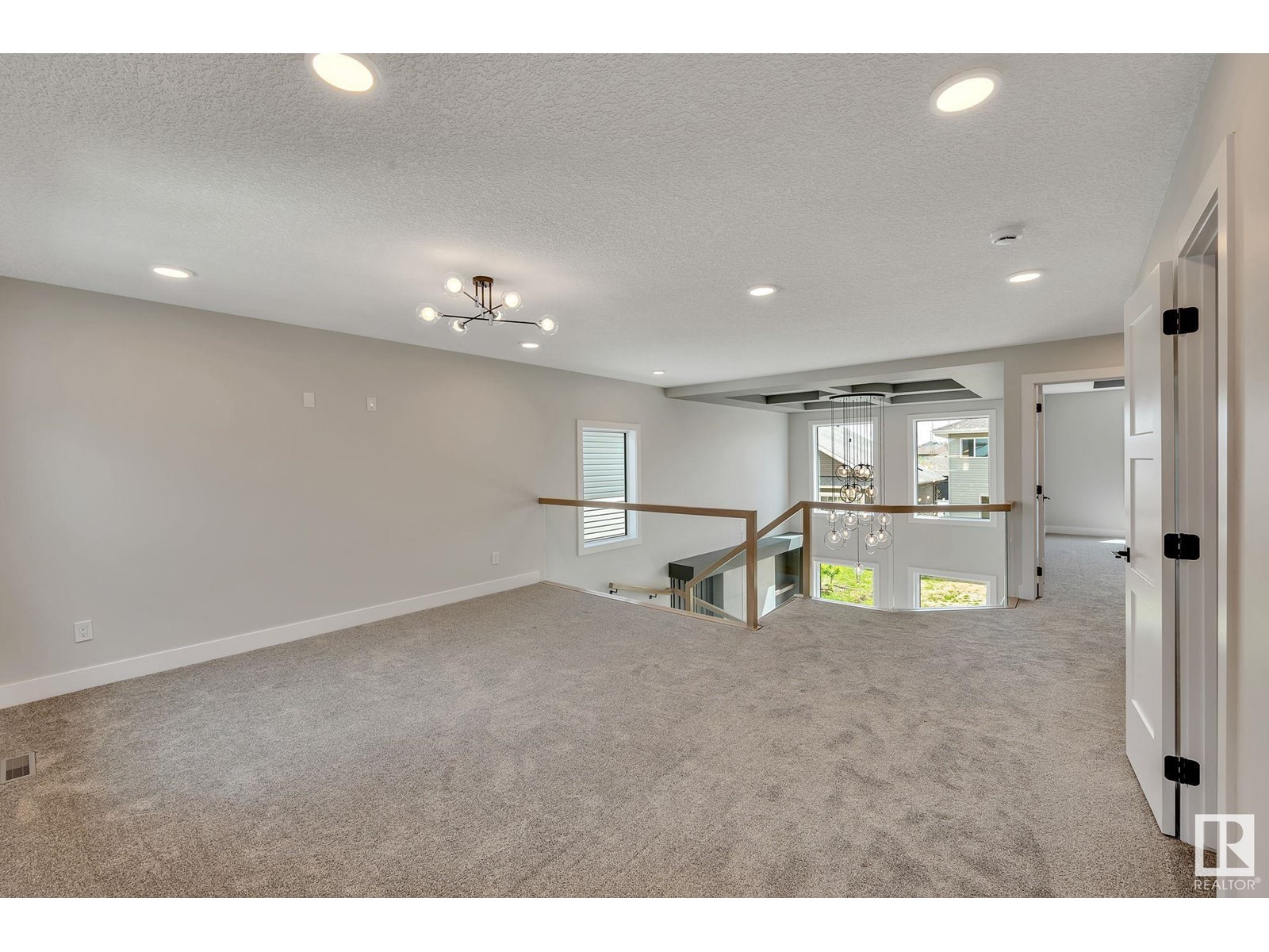 Property at 29 DARBY CR image 5