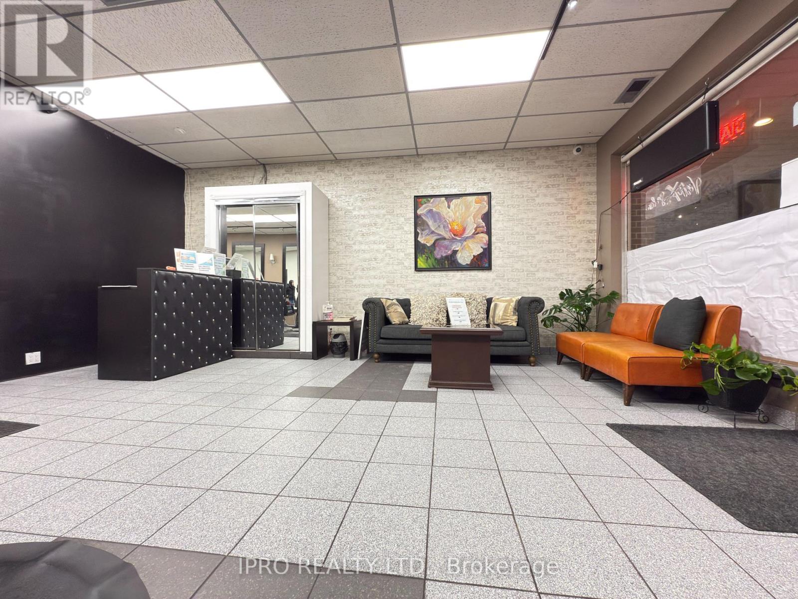 Property at 20 - 2425 TRUSCOTT DRIVE image 2