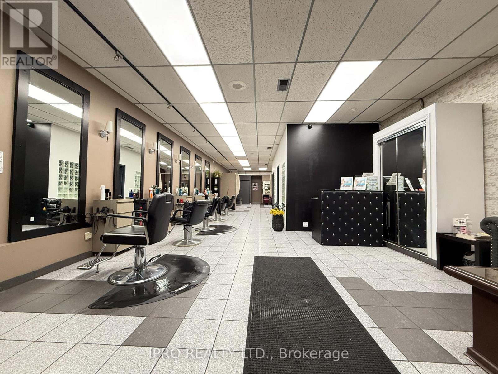 Property at 20 - 2425 TRUSCOTT DRIVE image 4