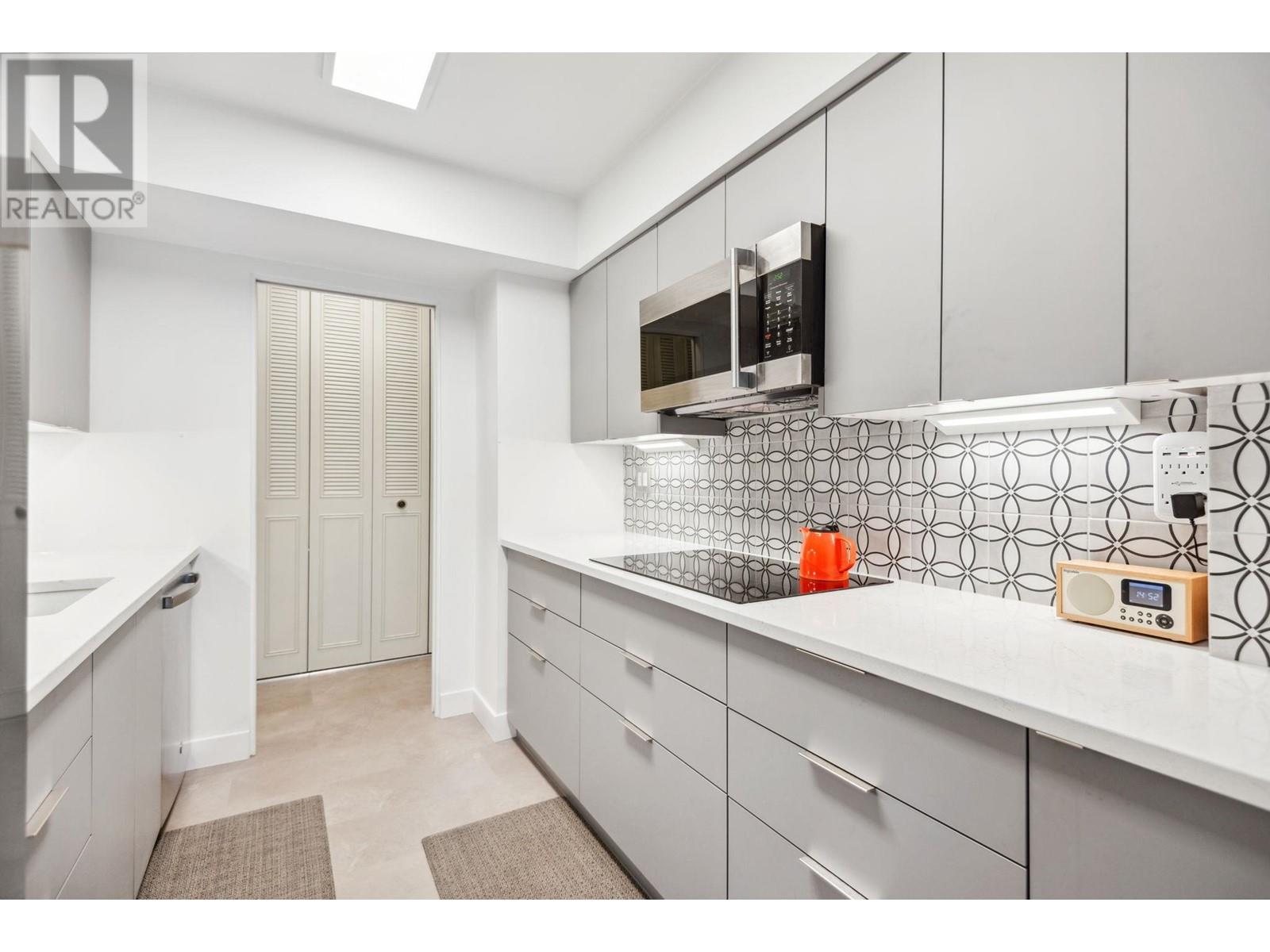 Listing Picture 13 of 28 : 608 2101 MCMULLEN AVENUE, Vancouver / 溫哥華 - 魯藝地產 Yvonne Lu Group - MLS Medallion Club Member