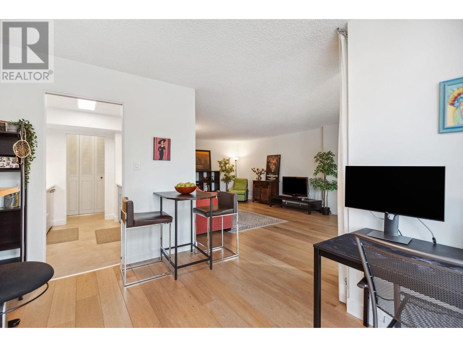 Listing Picture 8 of 28 : 608 2101 MCMULLEN AVENUE, Vancouver / 溫哥華 - 魯藝地產 Yvonne Lu Group - MLS Medallion Club Member