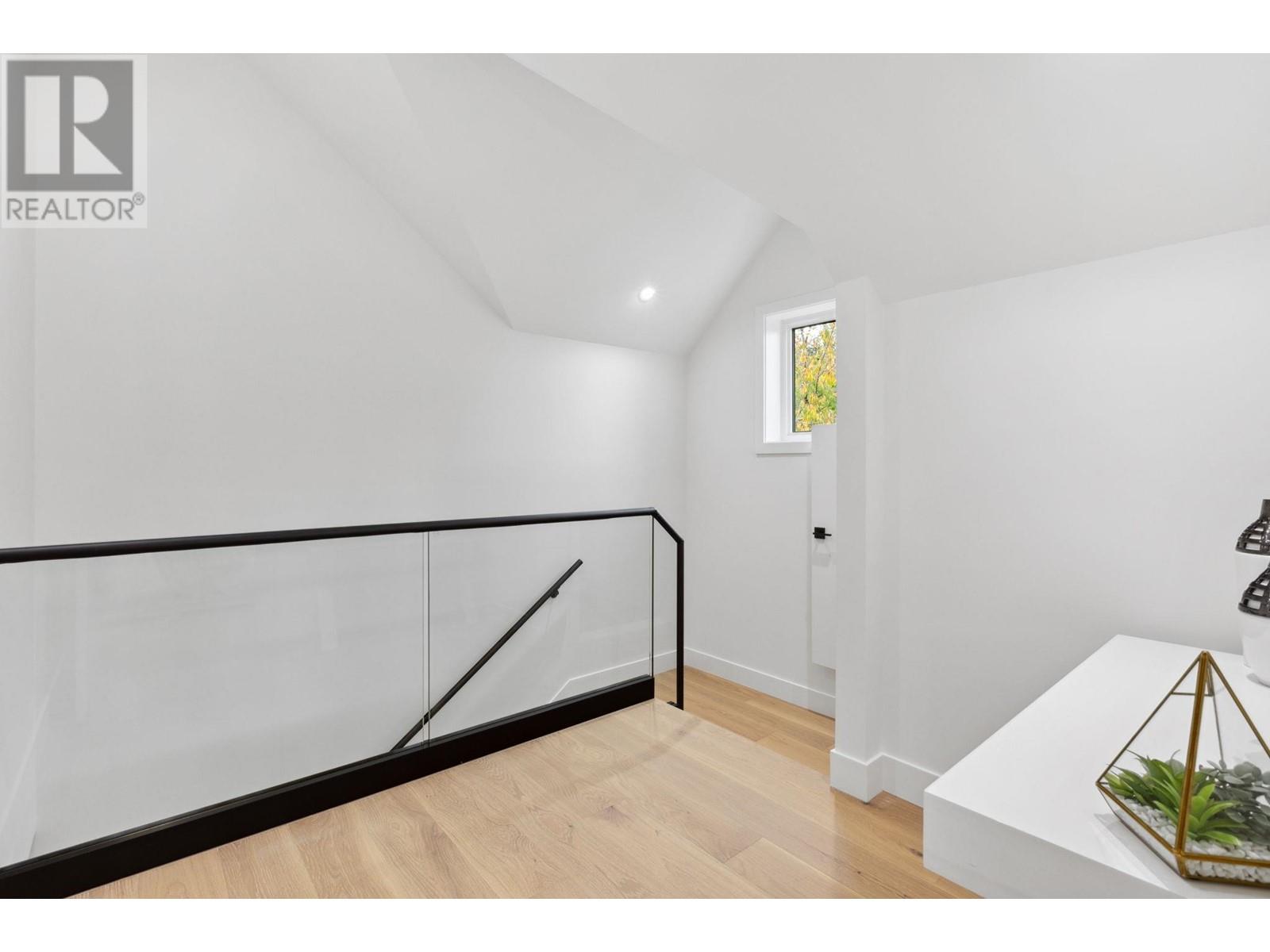 Listing Picture 12 of 20 : 2721 W 7TH AVENUE, Vancouver / 溫哥華 - 魯藝地產 Yvonne Lu Group - MLS Medallion Club Member