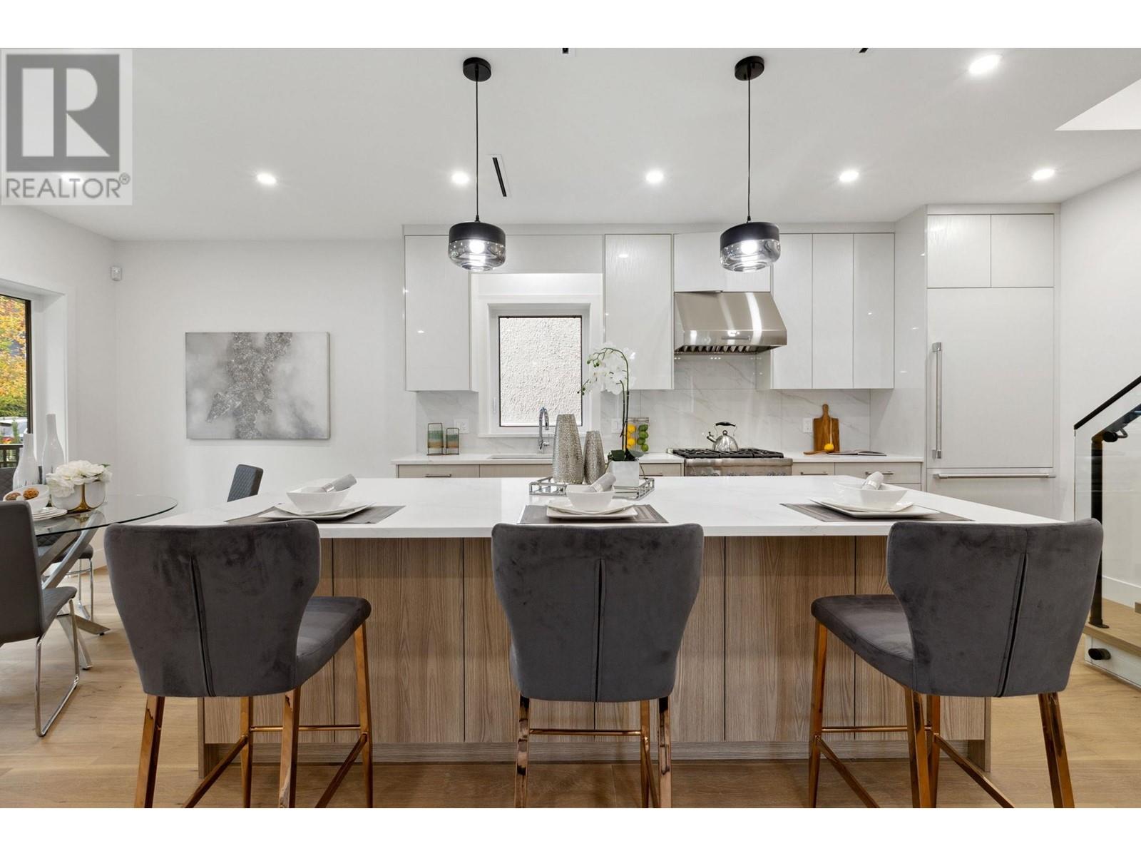 Listing Picture 3 of 20 : 2721 W 7TH AVENUE, Vancouver / 溫哥華 - 魯藝地產 Yvonne Lu Group - MLS Medallion Club Member