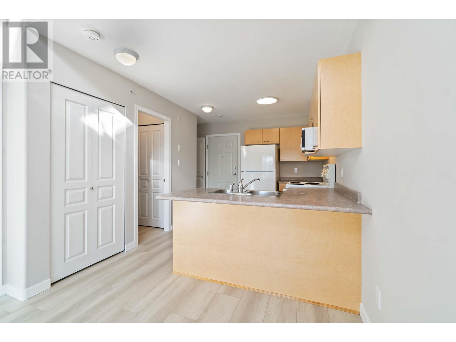 402 3939 E Hastings Street, Burnaby, British Columbia  V5C 2H8 - Photo 11 - R2968908