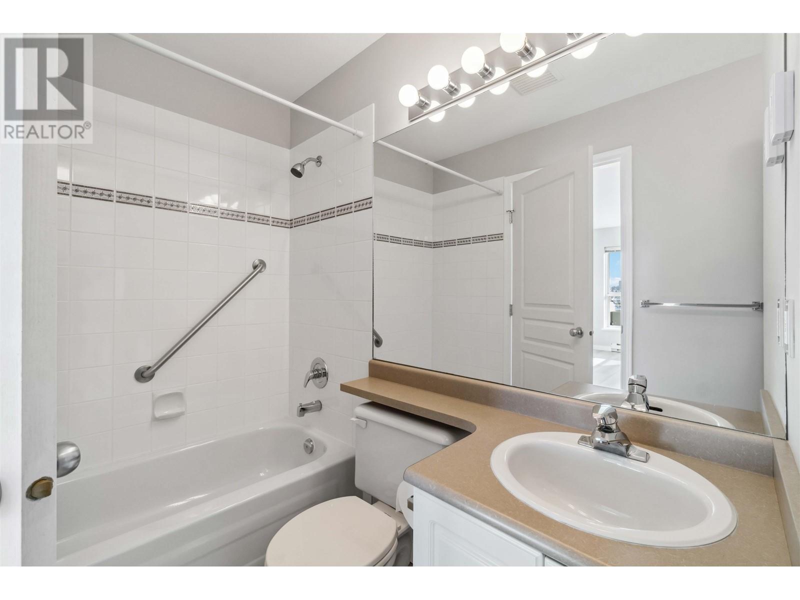 402 3939 E Hastings Street, Burnaby, British Columbia  V5C 2H8 - Photo 17 - R2968908