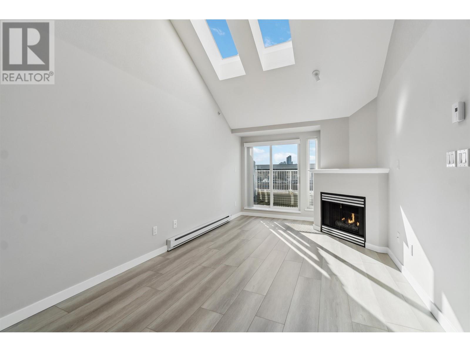 Property at 402 3939 E HASTINGS STREET image 3