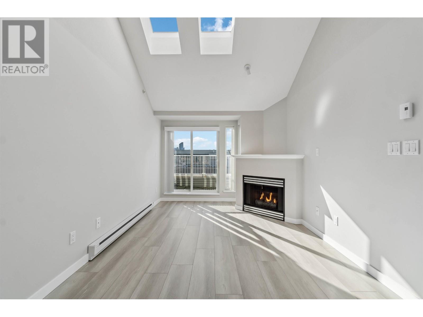Property at 402 3939 E HASTINGS STREET image 4