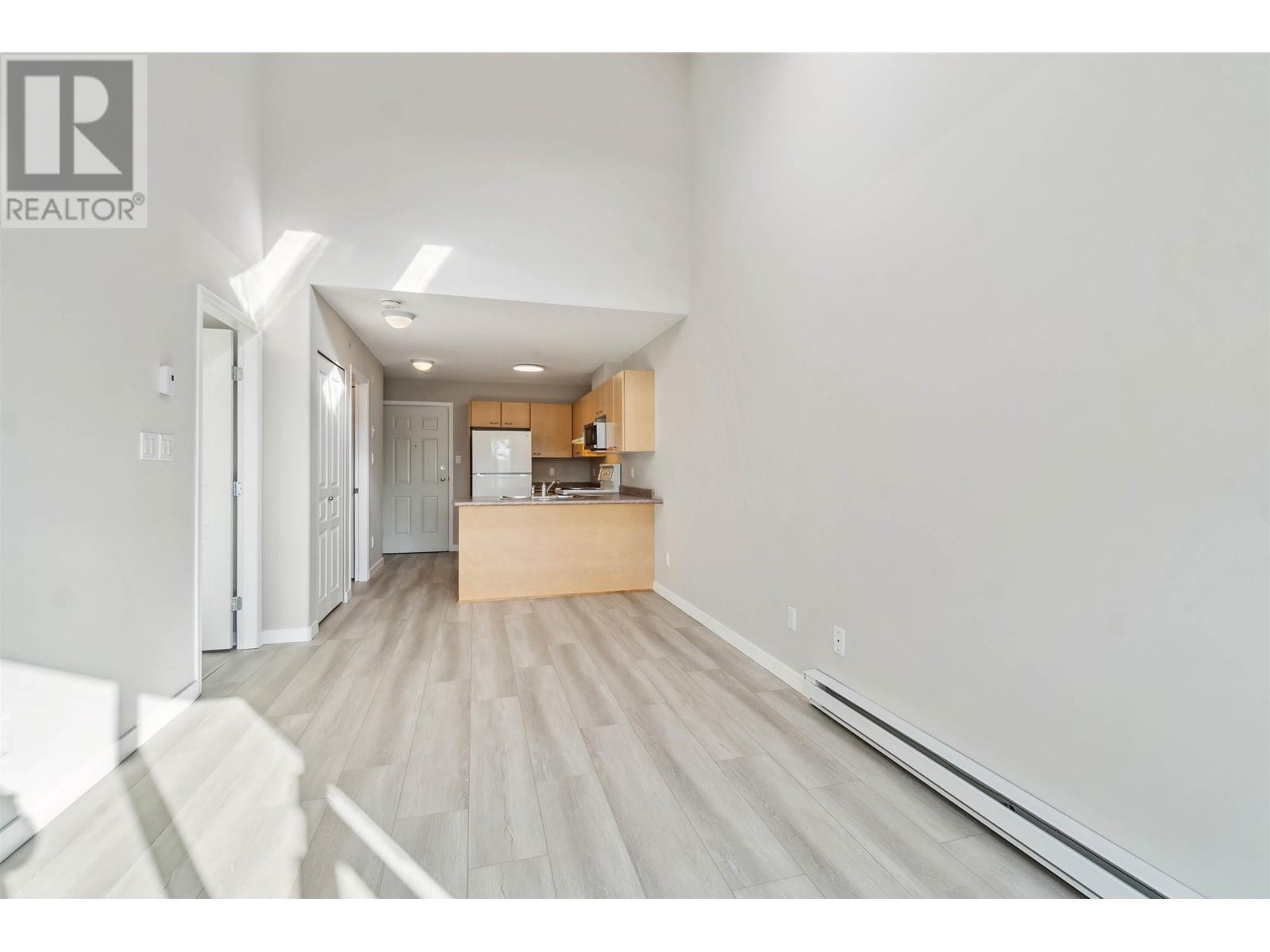 402 3939 E Hastings Street, Burnaby, British Columbia  V5C 2H8 - Photo 8 - R2968908