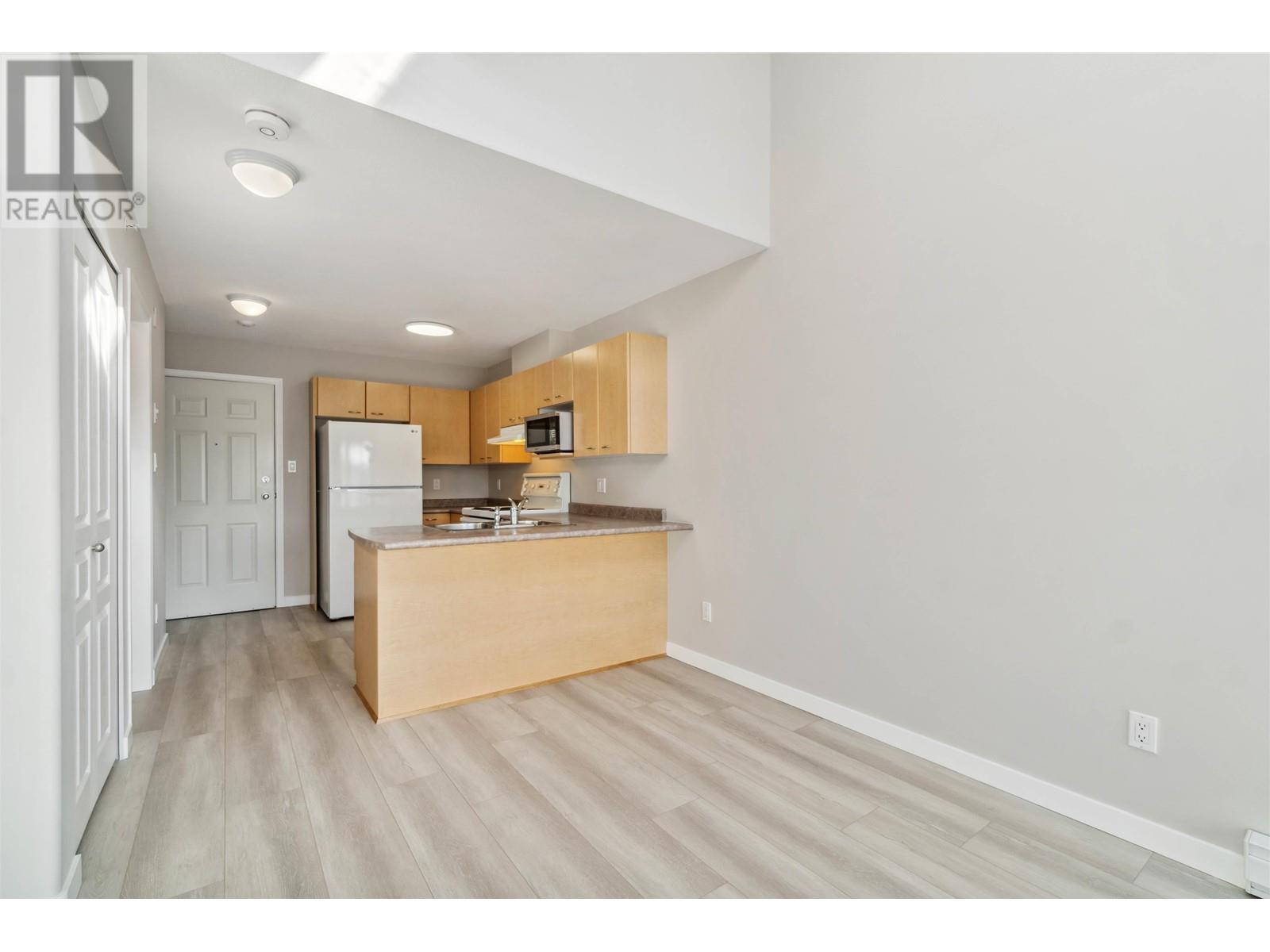 402 3939 E Hastings Street, Burnaby, British Columbia  V5C 2H8 - Photo 9 - R2968908