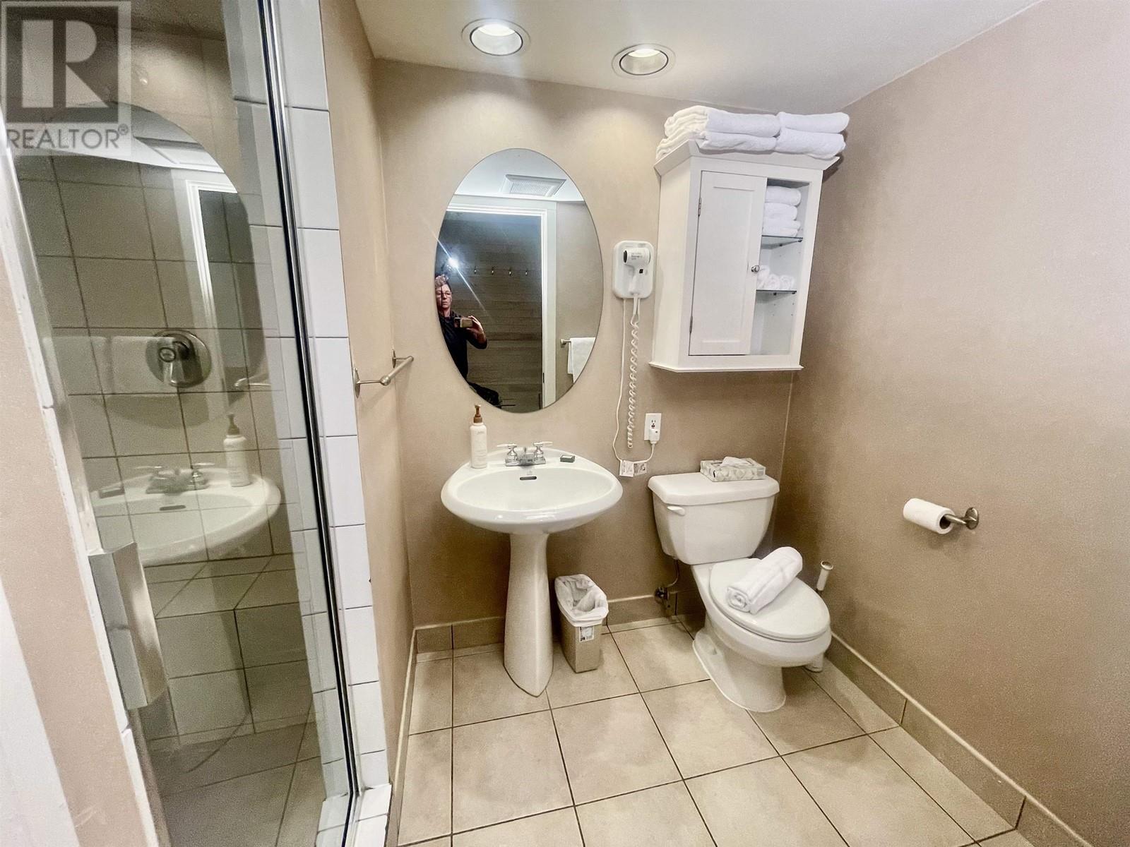 904 Wk 1-4293 Mountain Square, Whistler, British Columbia  V8E 1H9 - Photo 9 - R2968916